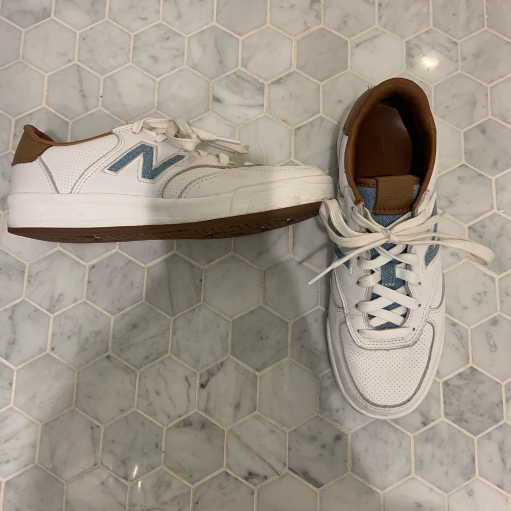 white new balance shoes